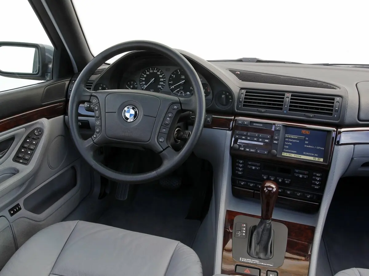 BMW 7 серии III (E38) Рестайлинг Седан Long — 照片 6