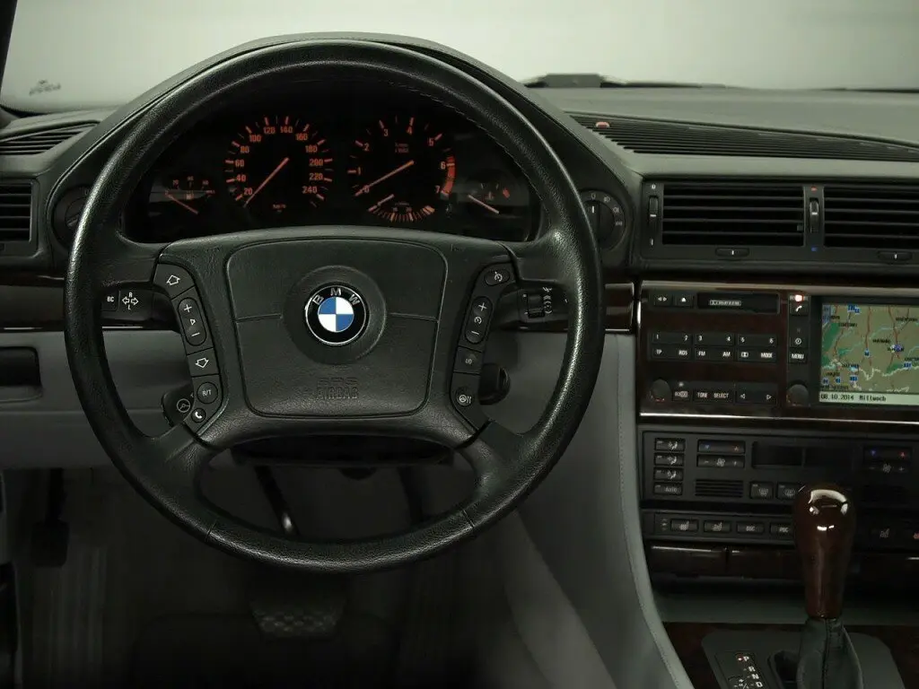 BMW 7 серии III (E38) Рестайлинг Седан Long — 照片 9
