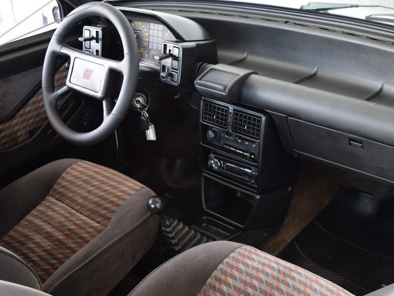 Fiat Uno I Хэтчбек 3 дв. — фото 8