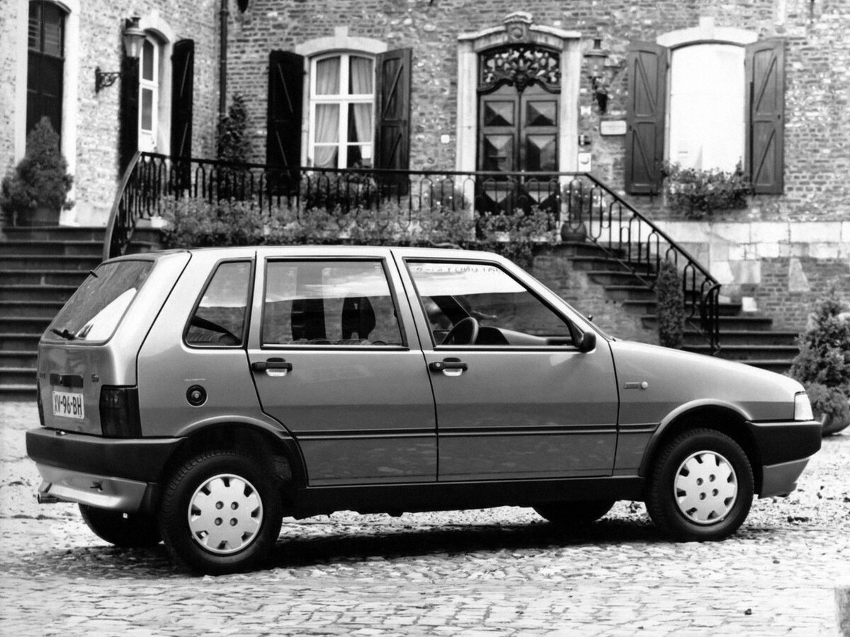 Fiat Uno I Рестайлинг Хэтчбек 5 дв. — фото 2