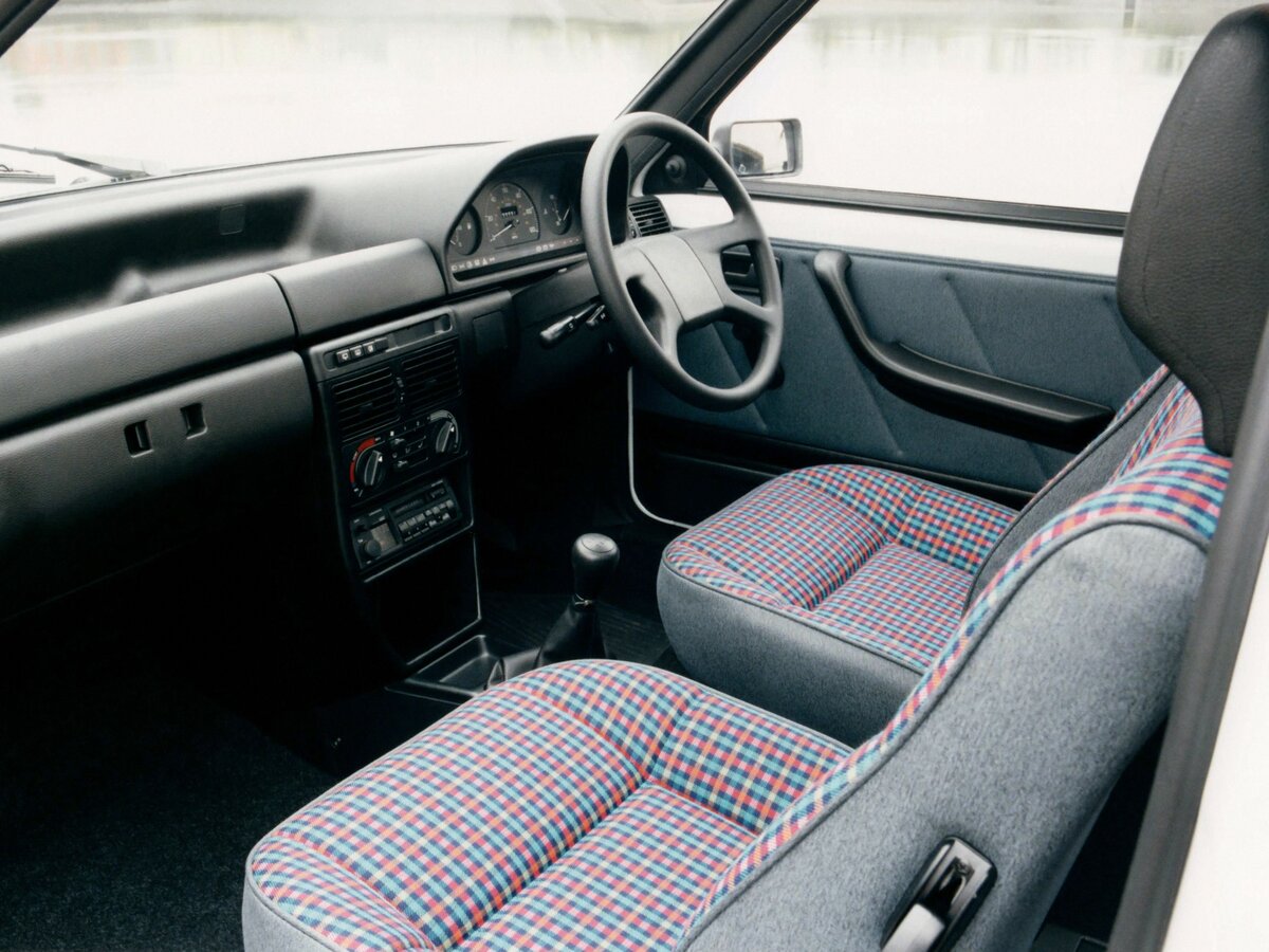 Fiat Uno I Рестайлинг Хэтчбек 3 дв. — фото 6
