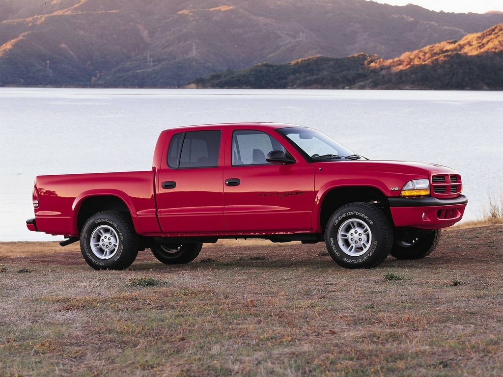 Dodge Dakota II Пикап Двойная кабина Quad Cab — фото 3