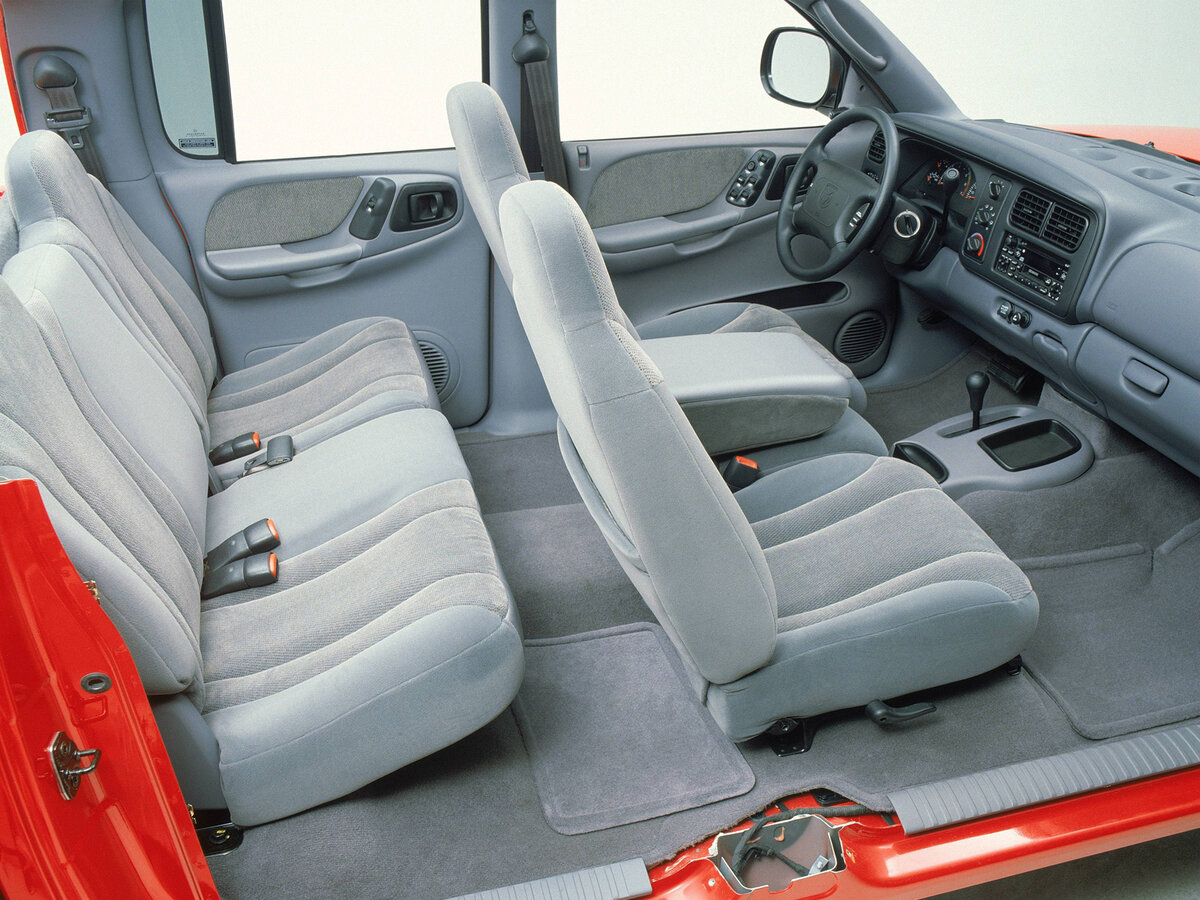 Dodge Dakota II Пикап Двойная кабина Quad Cab