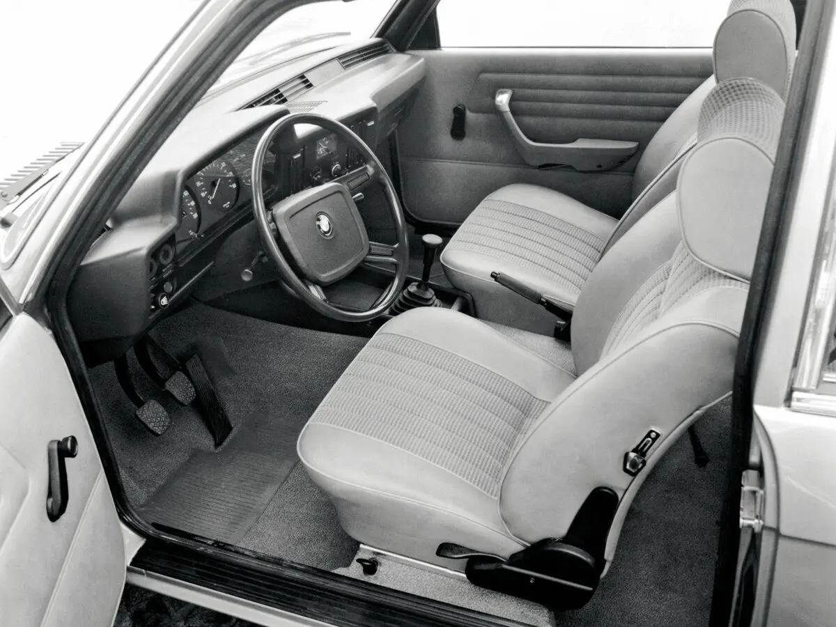 BMW 3 серии I (E21) Седан 2 дв. — photo 7