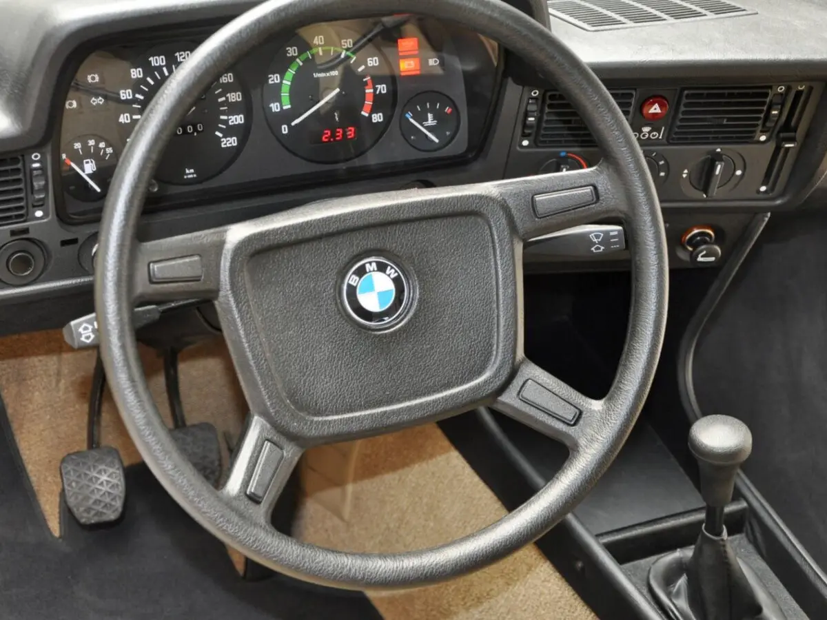 BMW 3 серии I (E21) Седан 2 дв. — photo 8