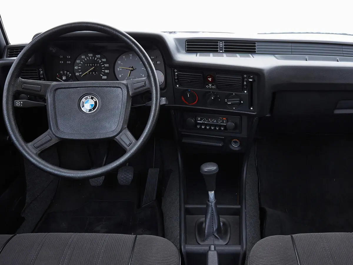 BMW 3 серии I (E21) Седан 2 дв. — photo 9
