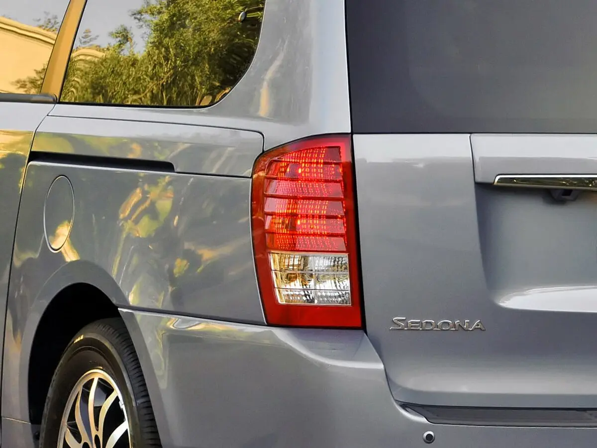 Kia Sedona II Рестайлинг Минивэн SWB — сүрөт 12