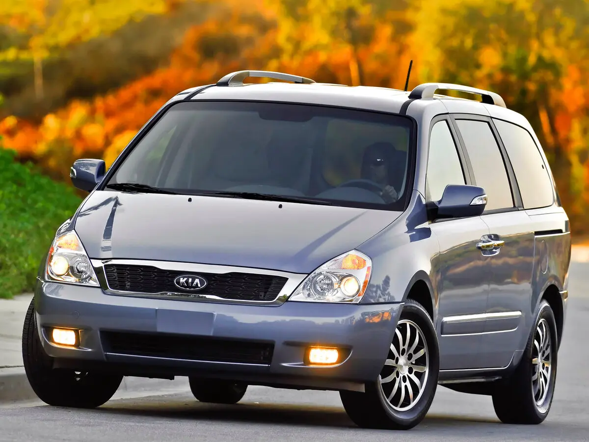 Kia Sedona II Рестайлинг Минивэн LWB — photo 2
