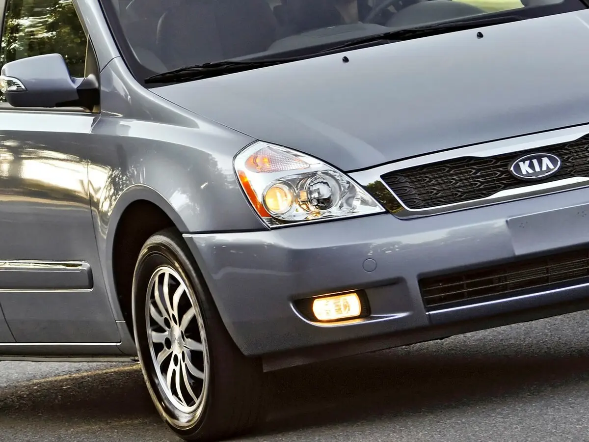 Kia Sedona II Рестайлинг Минивэн LWB — photo 9