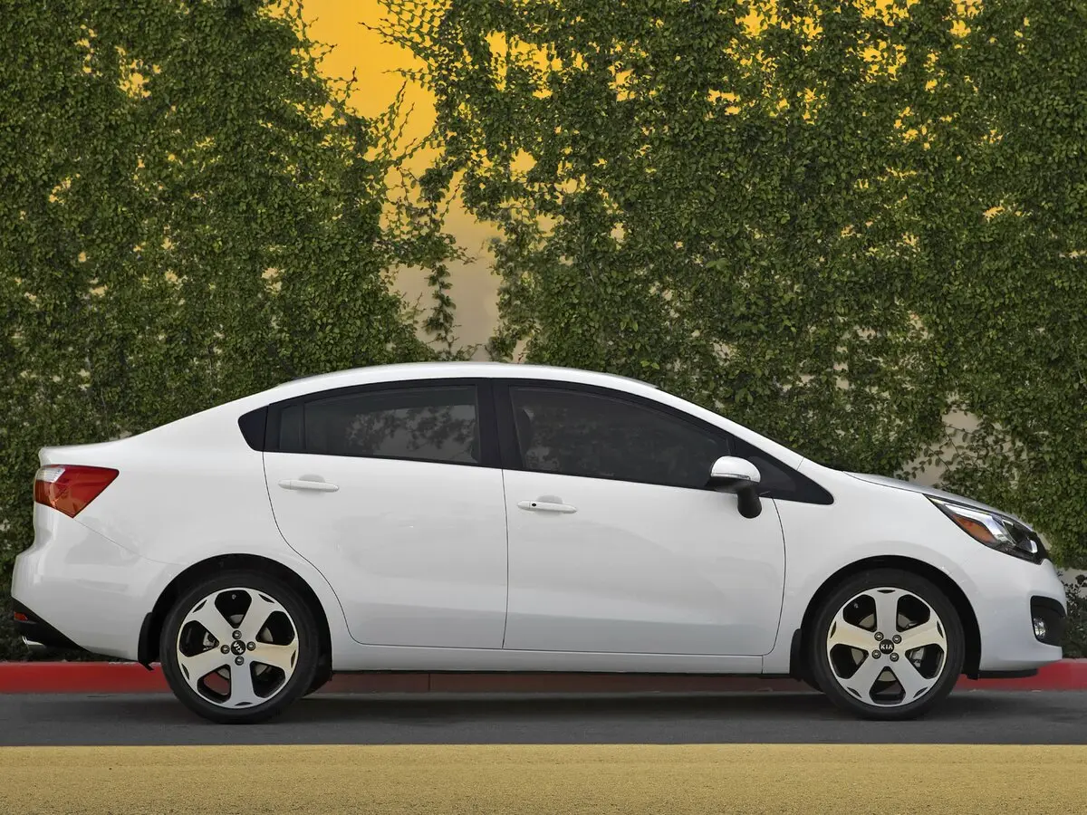 Kia Pride III Седан — photo 2