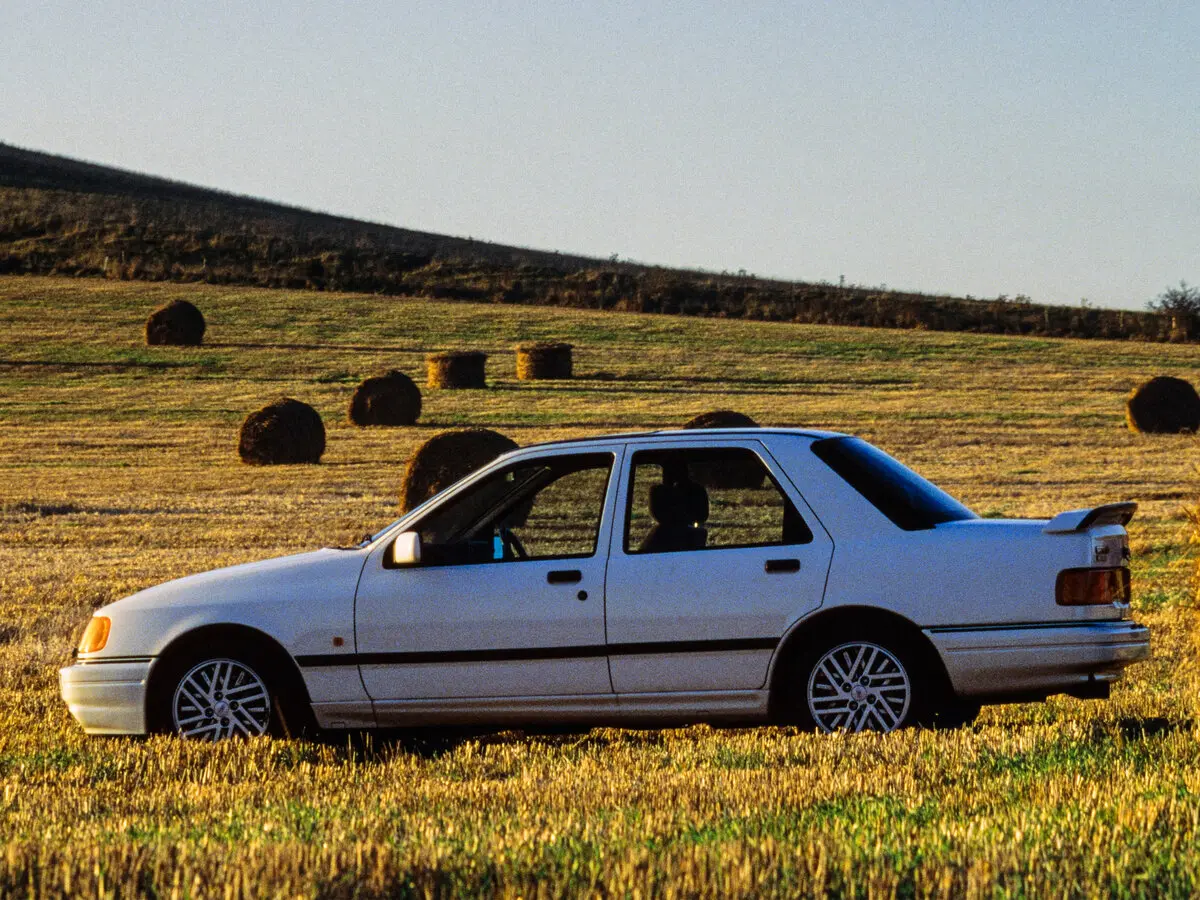 Ford Sierra I Рестайлинг Седан — сүрөт 2