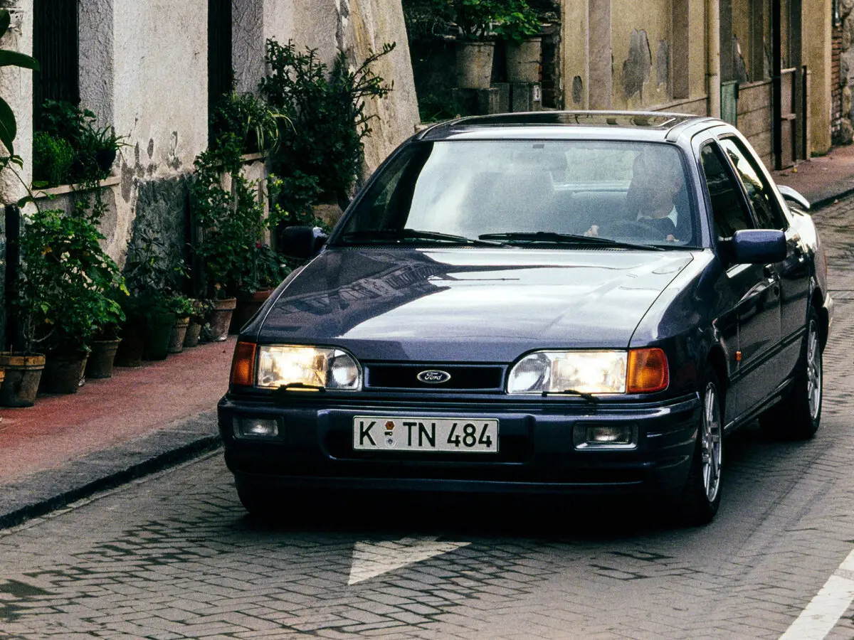 Ford Sierra I Рестайлинг Седан — сүрөт 3