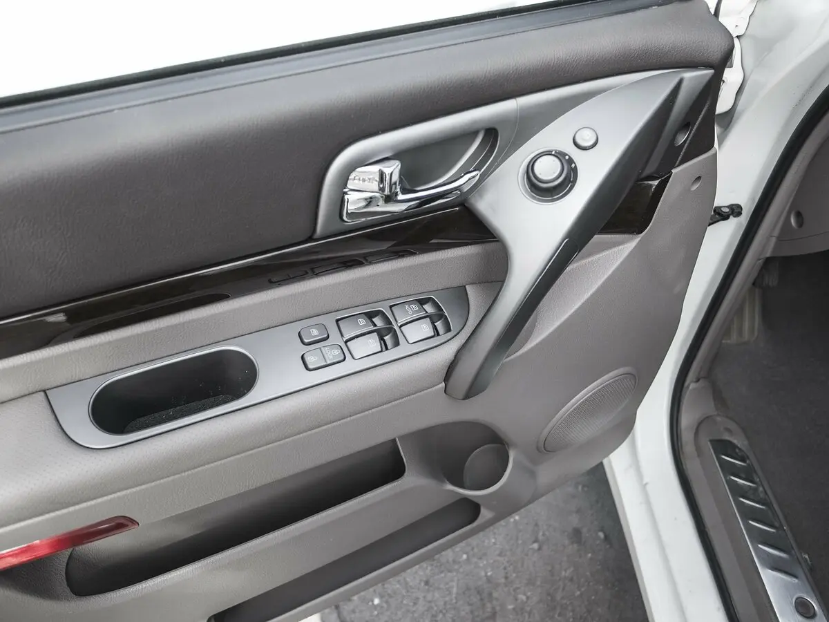 SsangYong Stavic 2013 – 2019 Минивэн — фото 11