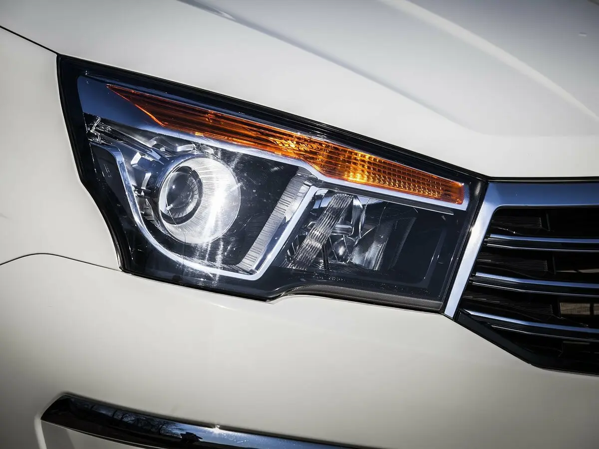 SsangYong Stavic 2013 – 2019 Минивэн — фото 15