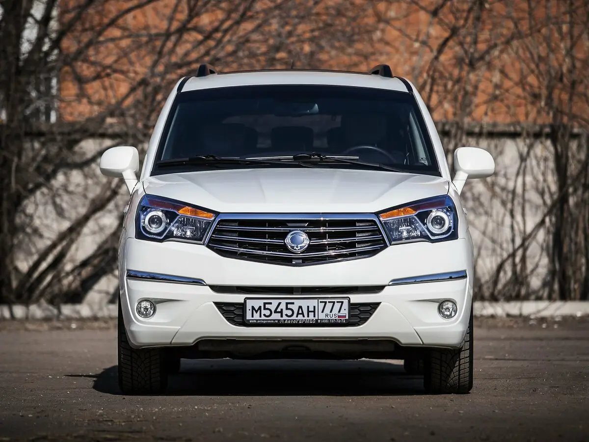 SsangYong Stavic 2013 – 2019 Минивэн — фото 20