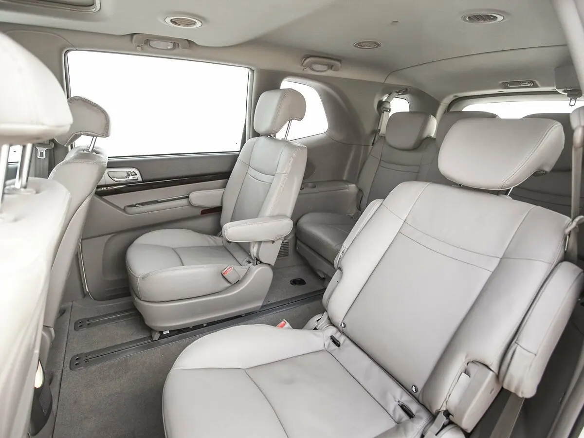 SsangYong Stavic 2013 – 2019 Минивэн — фото 23