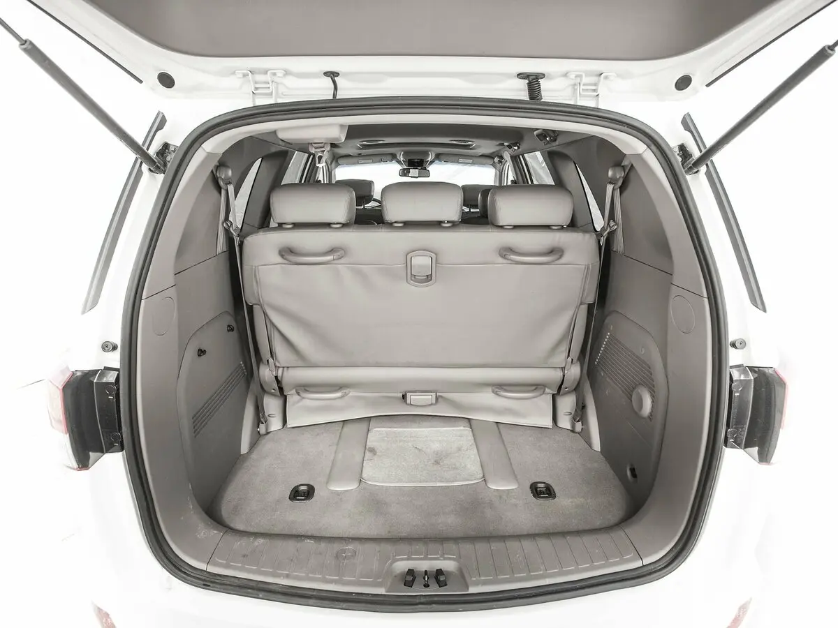 SsangYong Stavic 2013 – 2019 Минивэн — фото 24
