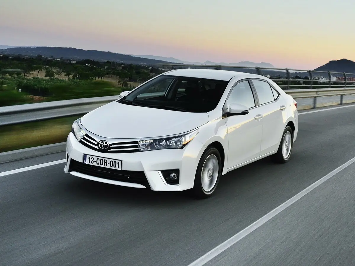 Toyota Corolla XI (E160, E170, E180) Седан