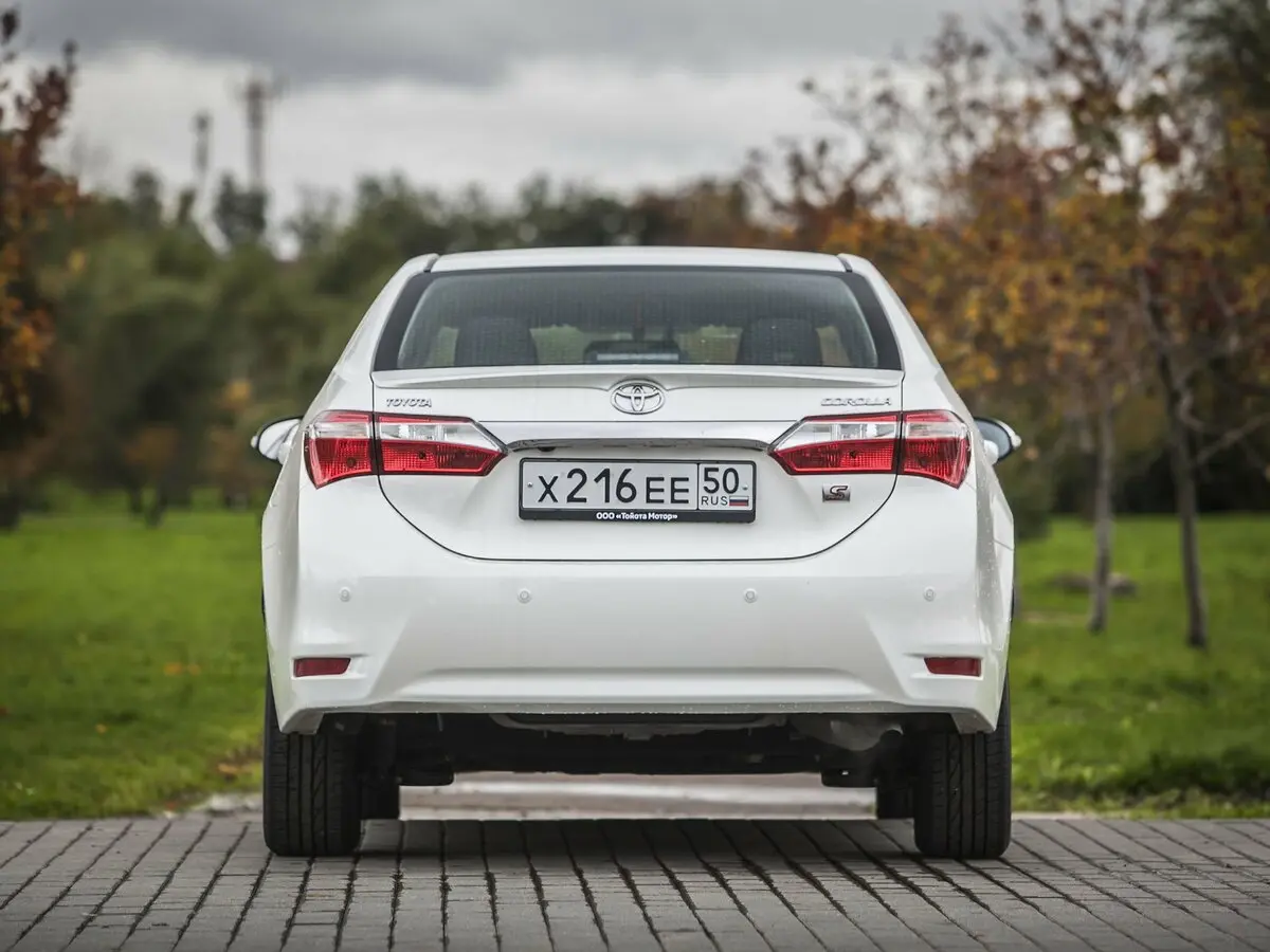 Toyota Corolla XI (E160, E170, E180) Седан — фото 18