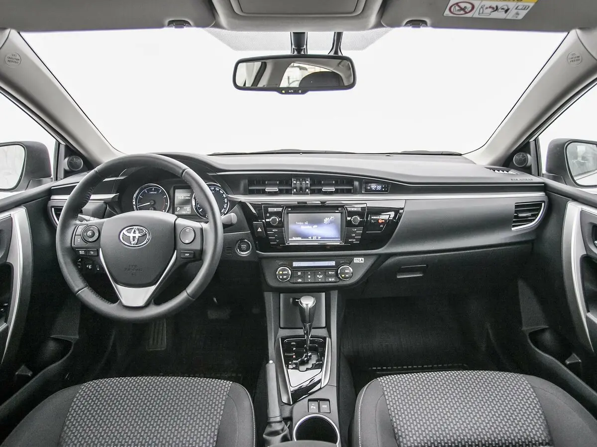 Toyota Corolla XI (E160, E170, E180) Седан — фото 19