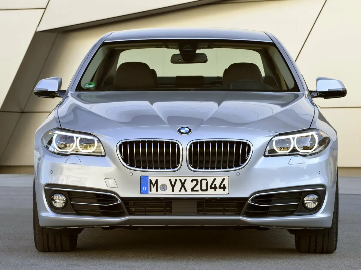 BMW 5 серии VI (F10/F11/F07) Рестайлинг Седан — фото 3