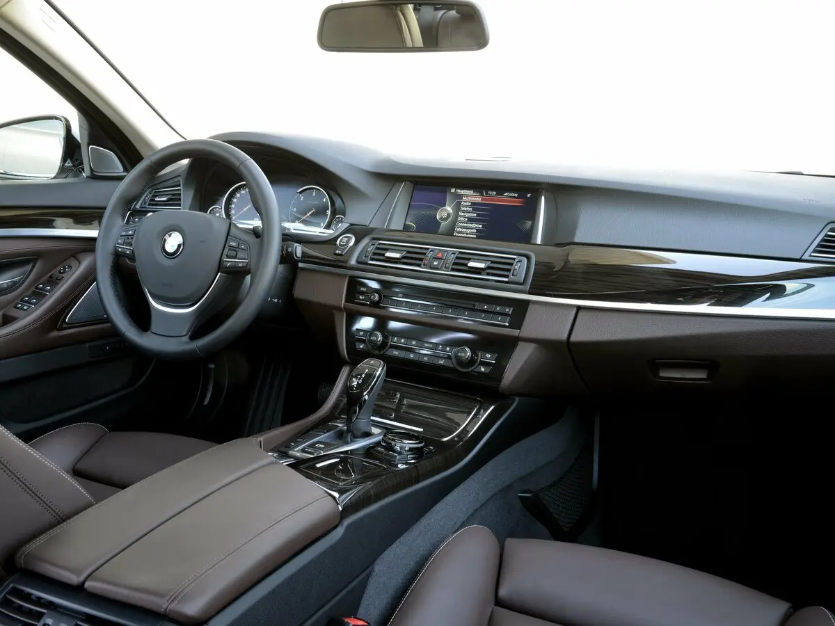 BMW 5 серии VI (F10/F11/F07) Рестайлинг Седан — фото 7