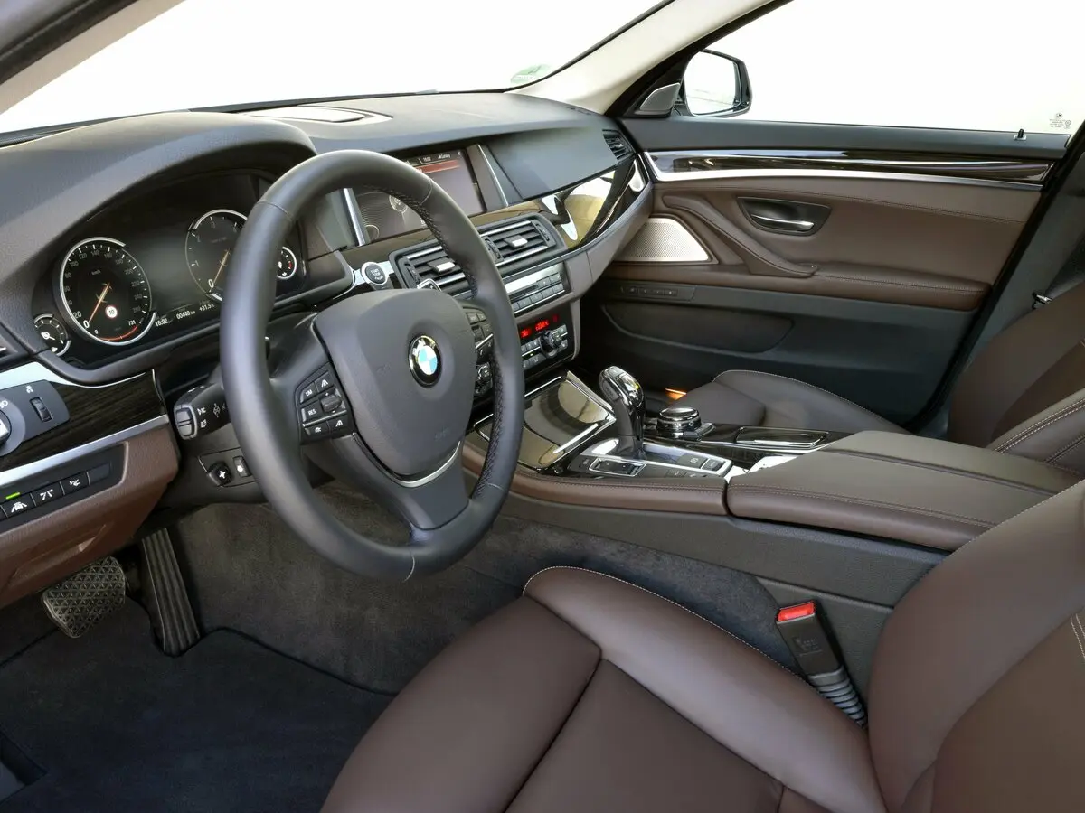 BMW 5 серии VI (F10/F11/F07) Рестайлинг Седан — фото 8