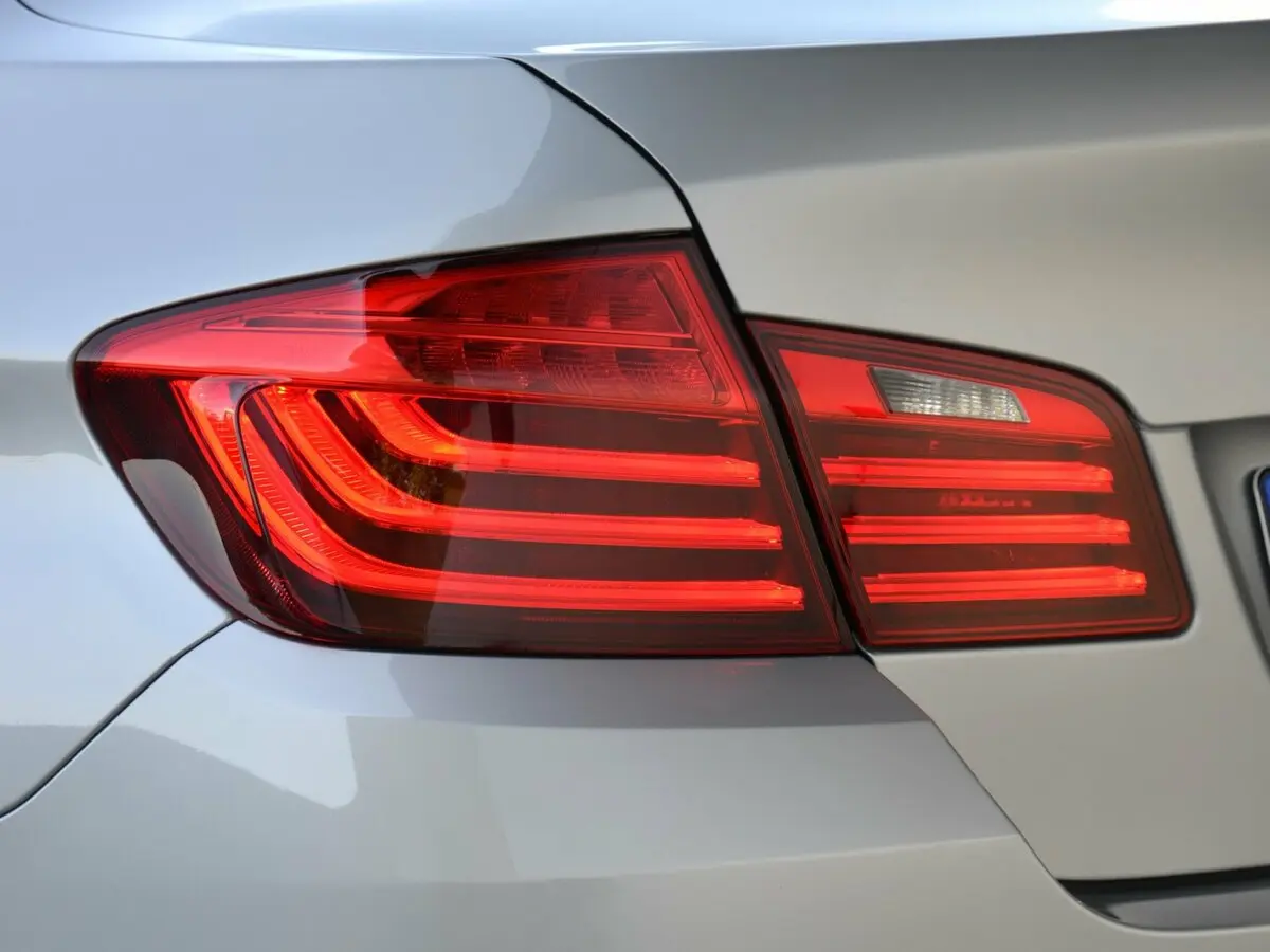 BMW 5 серии VI (F10/F11/F07) Рестайлинг Седан — фото 17