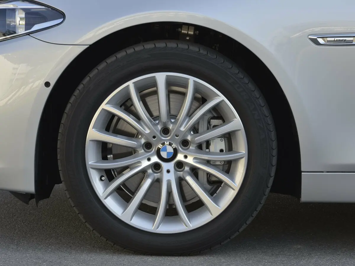 BMW 5 серии VI (F10/F11/F07) Рестайлинг Седан — фото 20