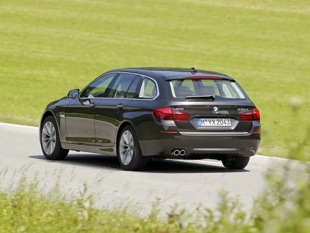 BMW 5 серии VI (F10/F11/F07) Рестайлинг Универсал 5 дв. — фото 5