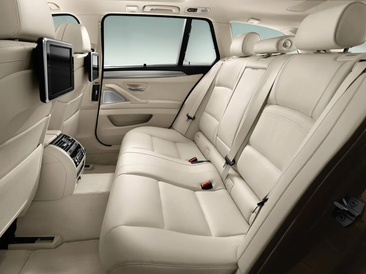 BMW 5 серии VI (F10/F11/F07) Рестайлинг Универсал 5 дв. — фото 10