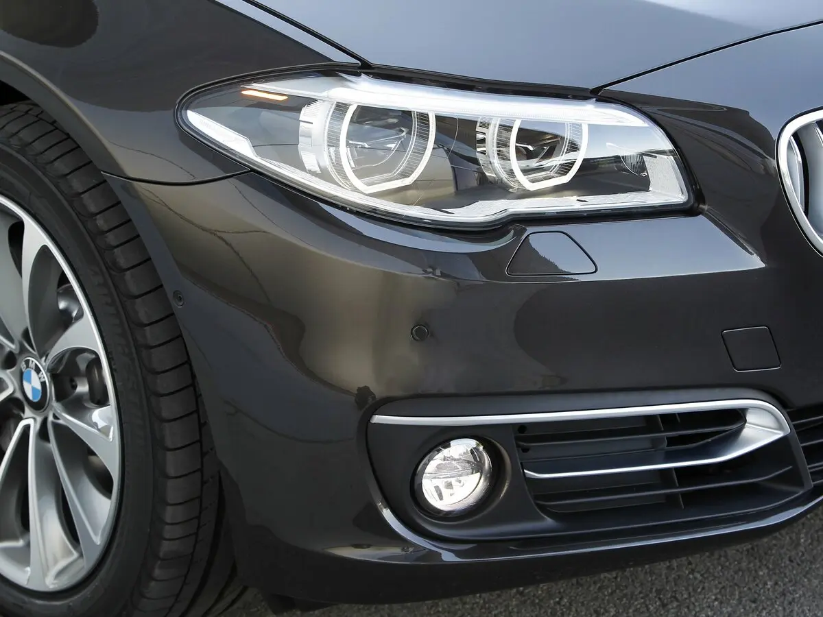 BMW 5 серии VI (F10/F11/F07) Рестайлинг Универсал 5 дв. — фото 16