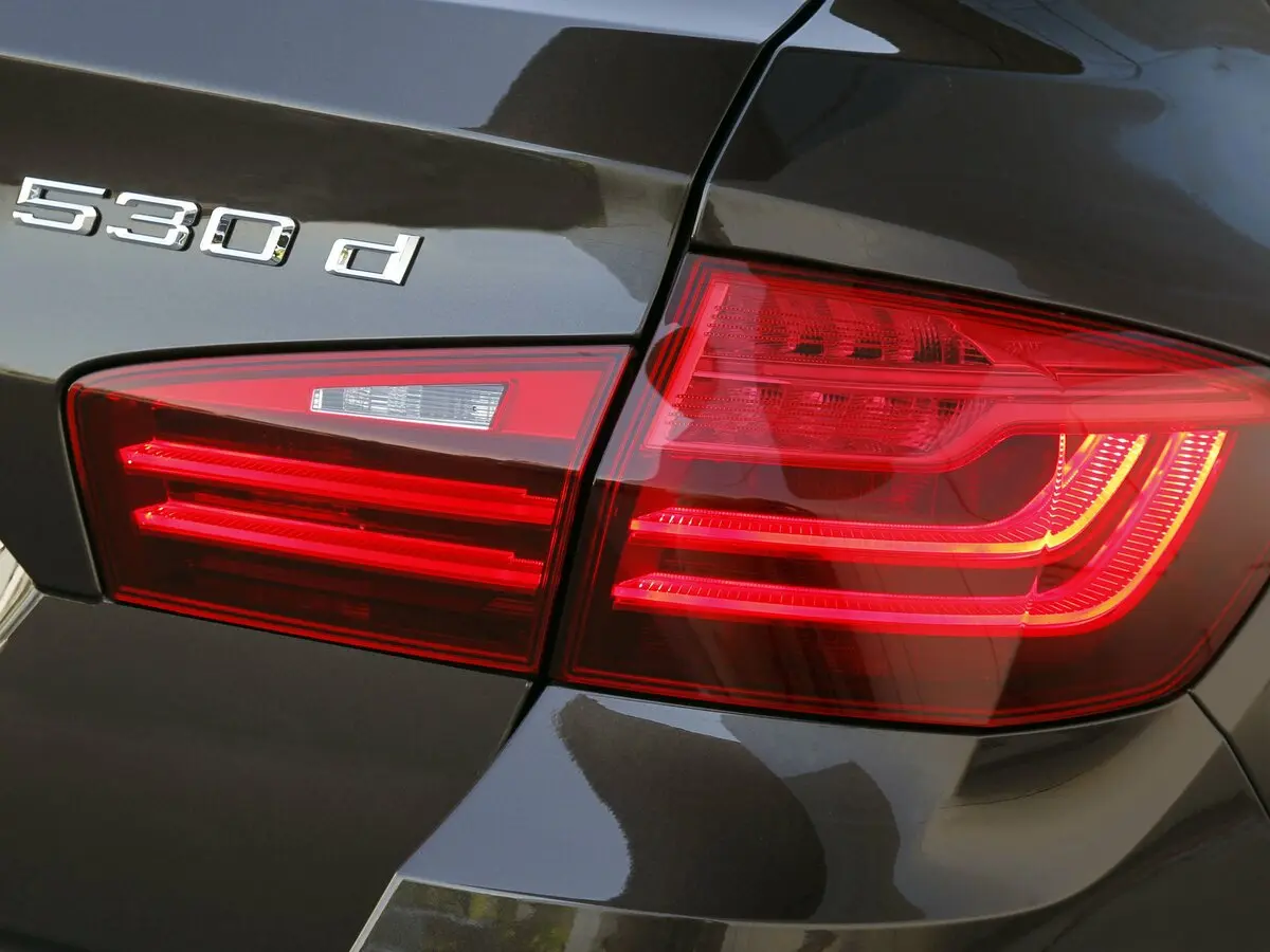 BMW 5 серии VI (F10/F11/F07) Рестайлинг Универсал 5 дв. — фото 17