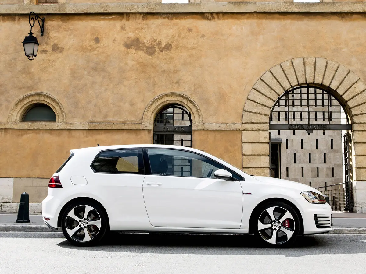 Volkswagen Golf GTI VII Хэтчбек 3 дв. — photo 2