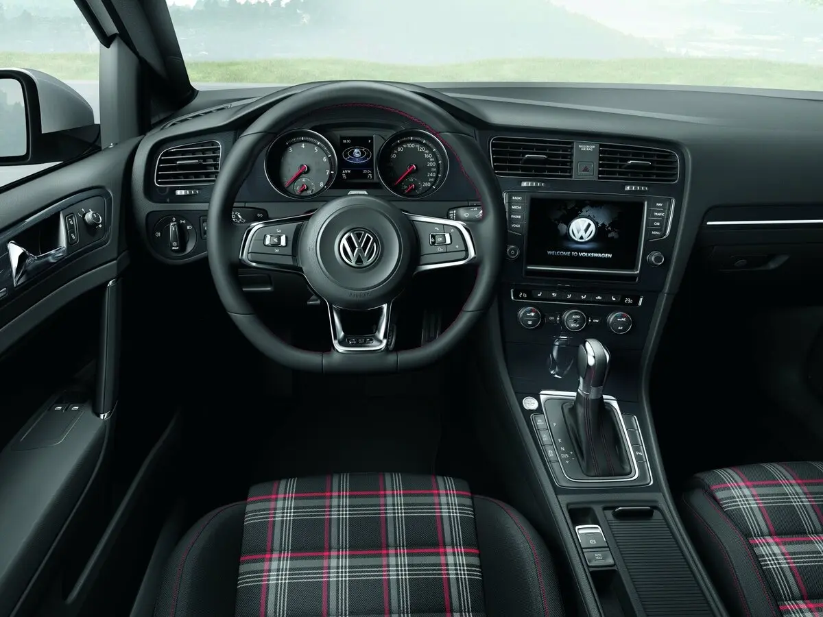 Volkswagen Golf GTI VII Хэтчбек 3 дв. — photo 6