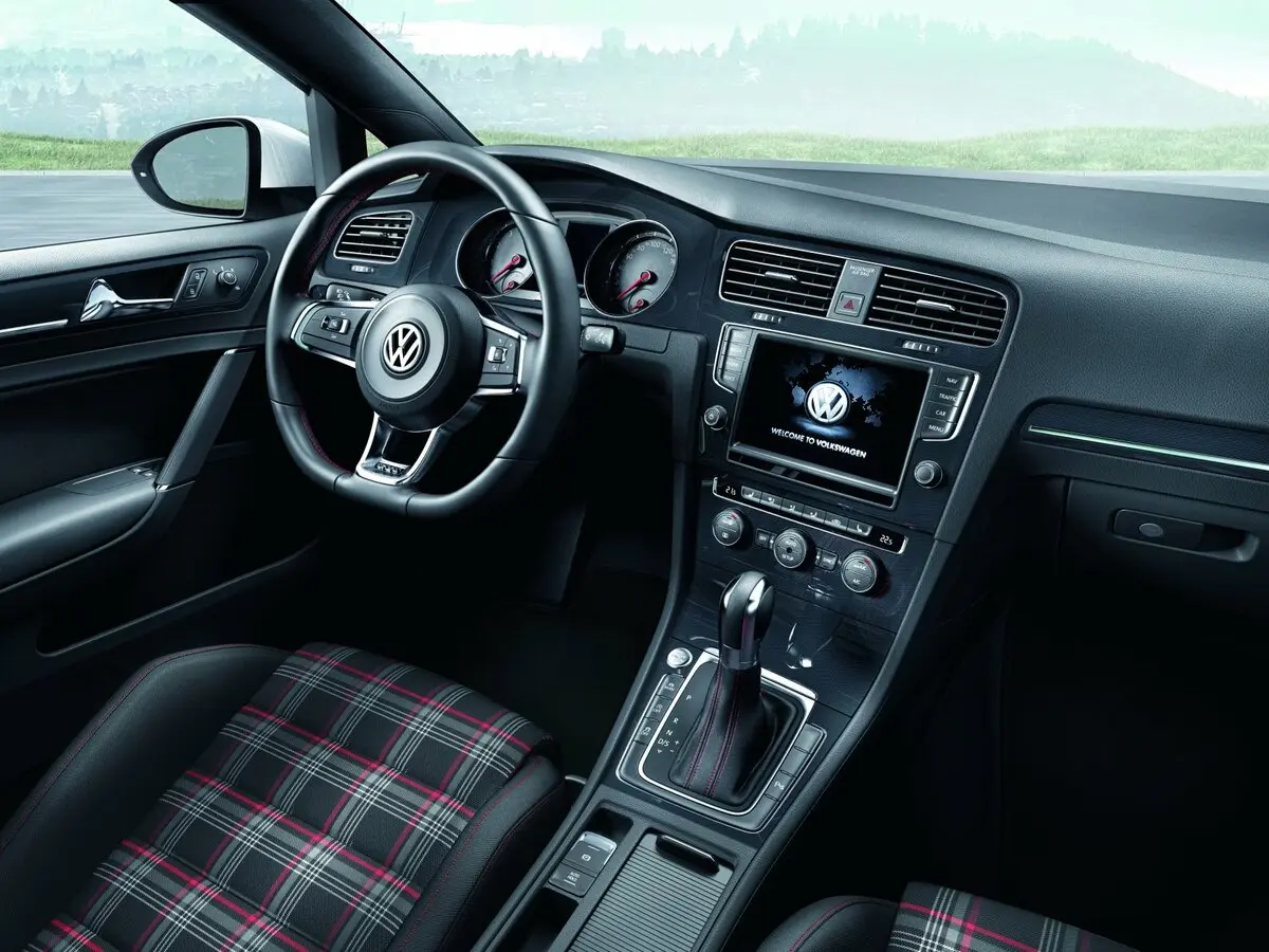 Volkswagen Golf GTI VII Хэтчбек 3 дв. — photo 7