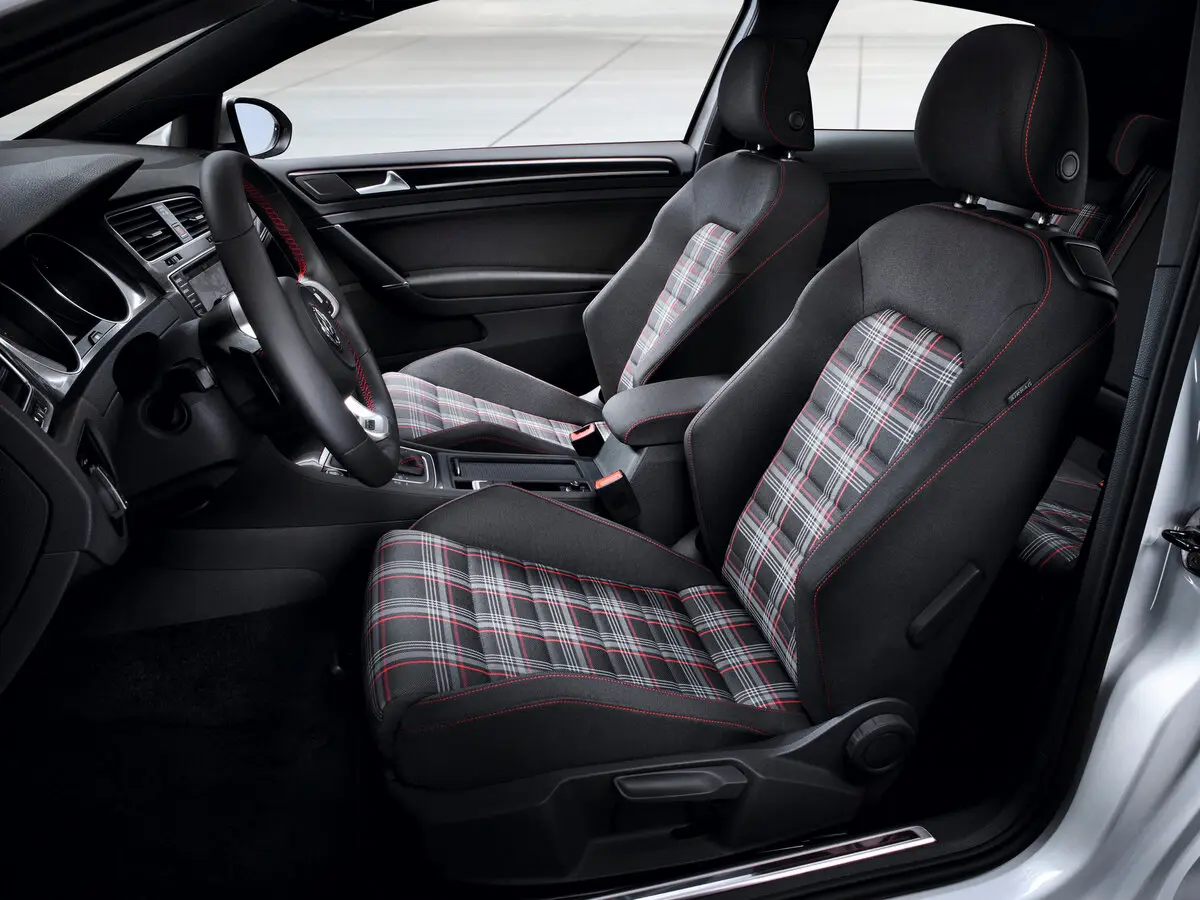 Volkswagen Golf GTI VII Хэтчбек 3 дв. — photo 8