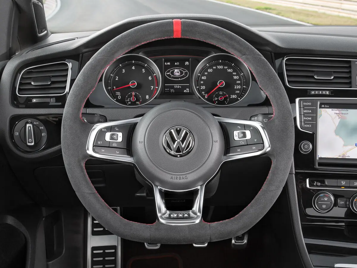Volkswagen Golf GTI VII Хэтчбек 3 дв. — photo 9