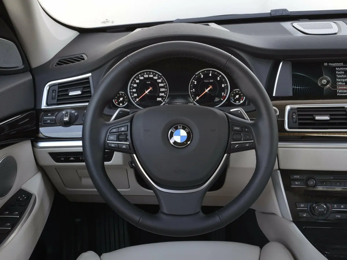 BMW 5 серии VI (F10/F11/F07) Рестайлинг Лифтбек Gran Turismo — фото 10