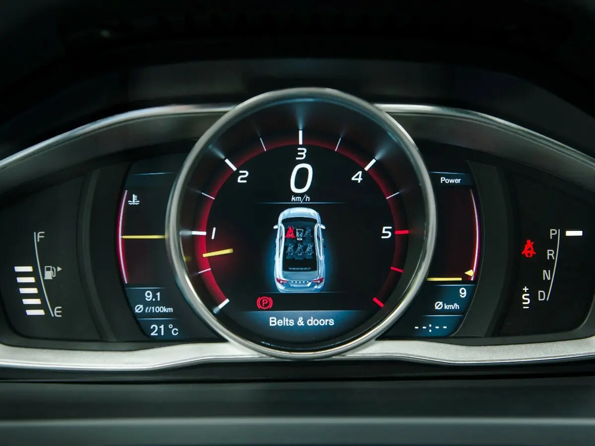 Volvo S60 II Рестайлинг Седан — photo 9