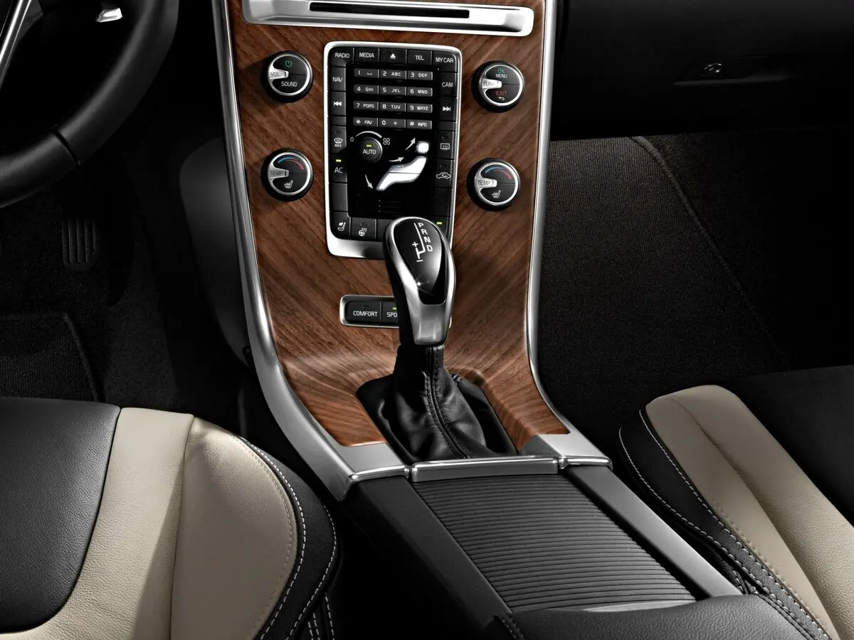 Volvo XC60 I Рестайлинг Внедорожник 5 дв. — сүрөт 14