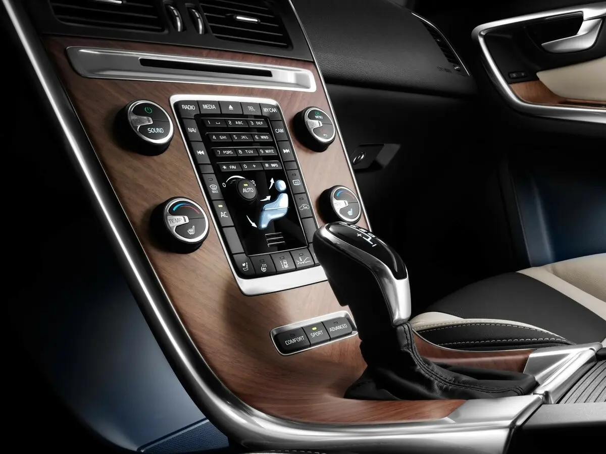 Volvo XC60 I Рестайлинг Внедорожник 5 дв. — сүрөт 19