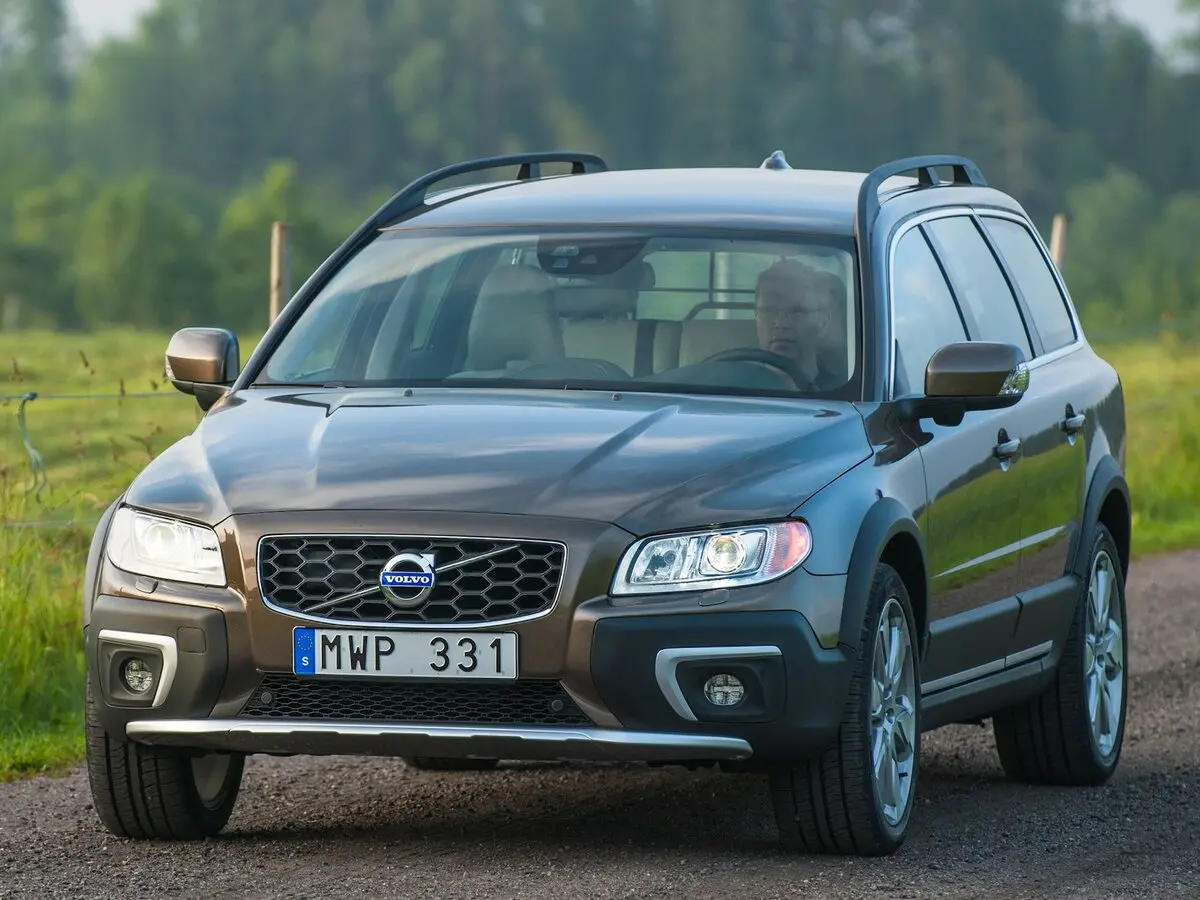 Volvo XC70 II Рестайлинг Универсал 5 дв. — photo 3