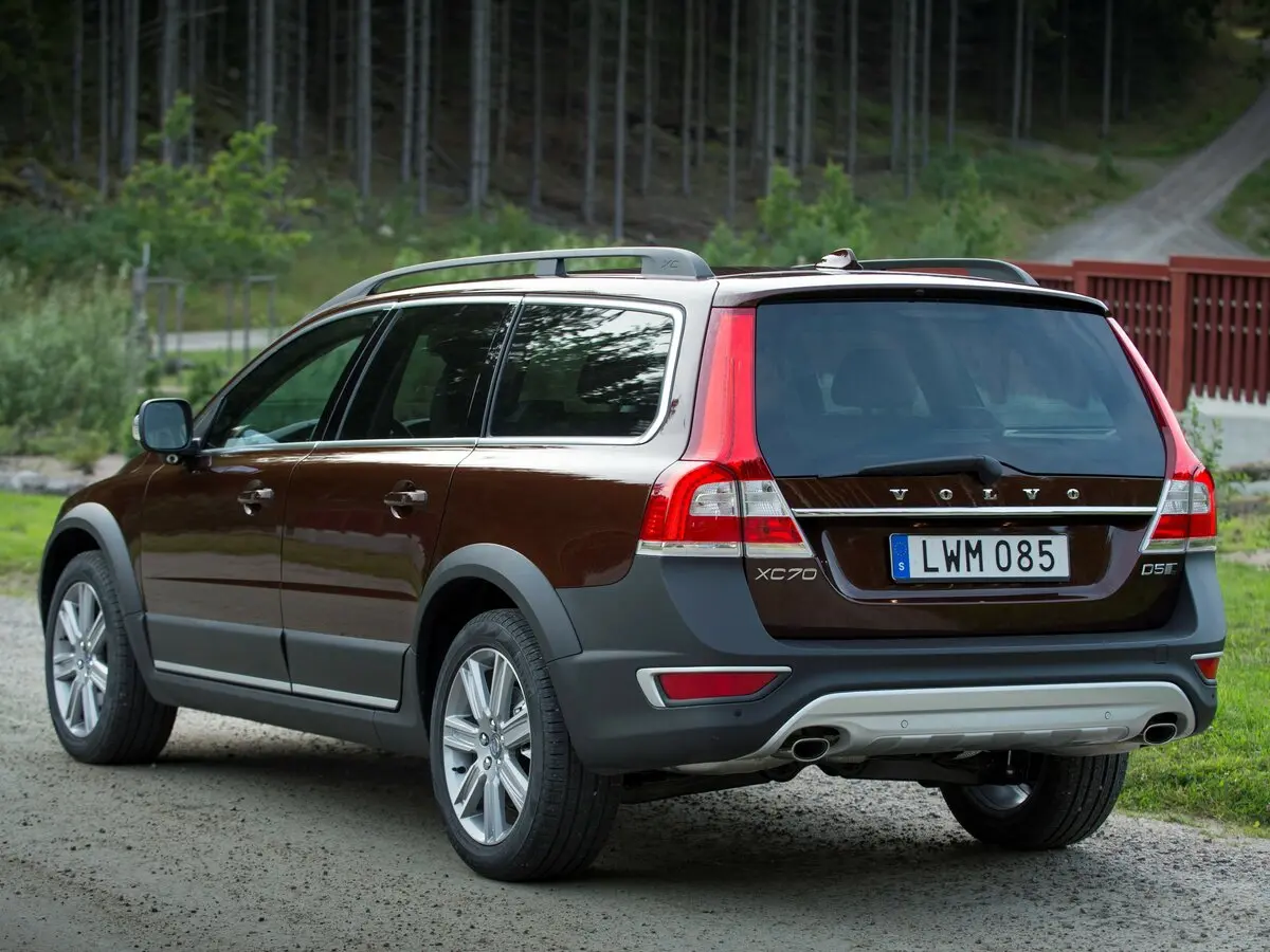 Volvo XC70 II Рестайлинг Универсал 5 дв. — photo 5