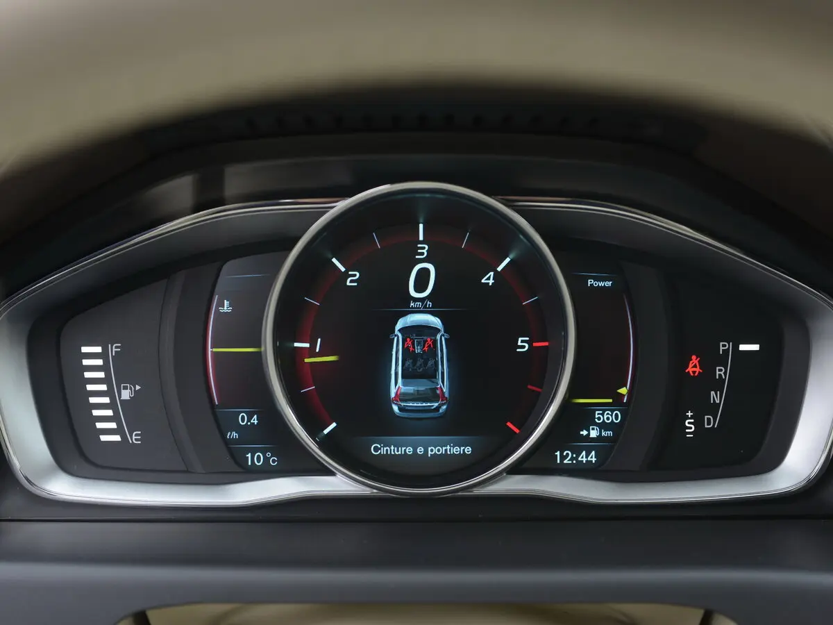 Volvo XC70 II Рестайлинг Универсал 5 дв. — photo 9