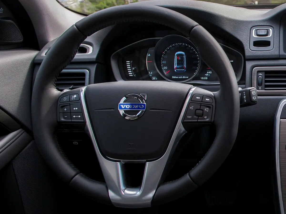 Volvo XC70 II Рестайлинг Универсал 5 дв. — photo 10