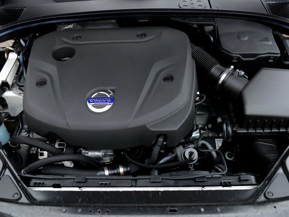 Volvo XC70 II Рестайлинг Универсал 5 дв. — photo 18