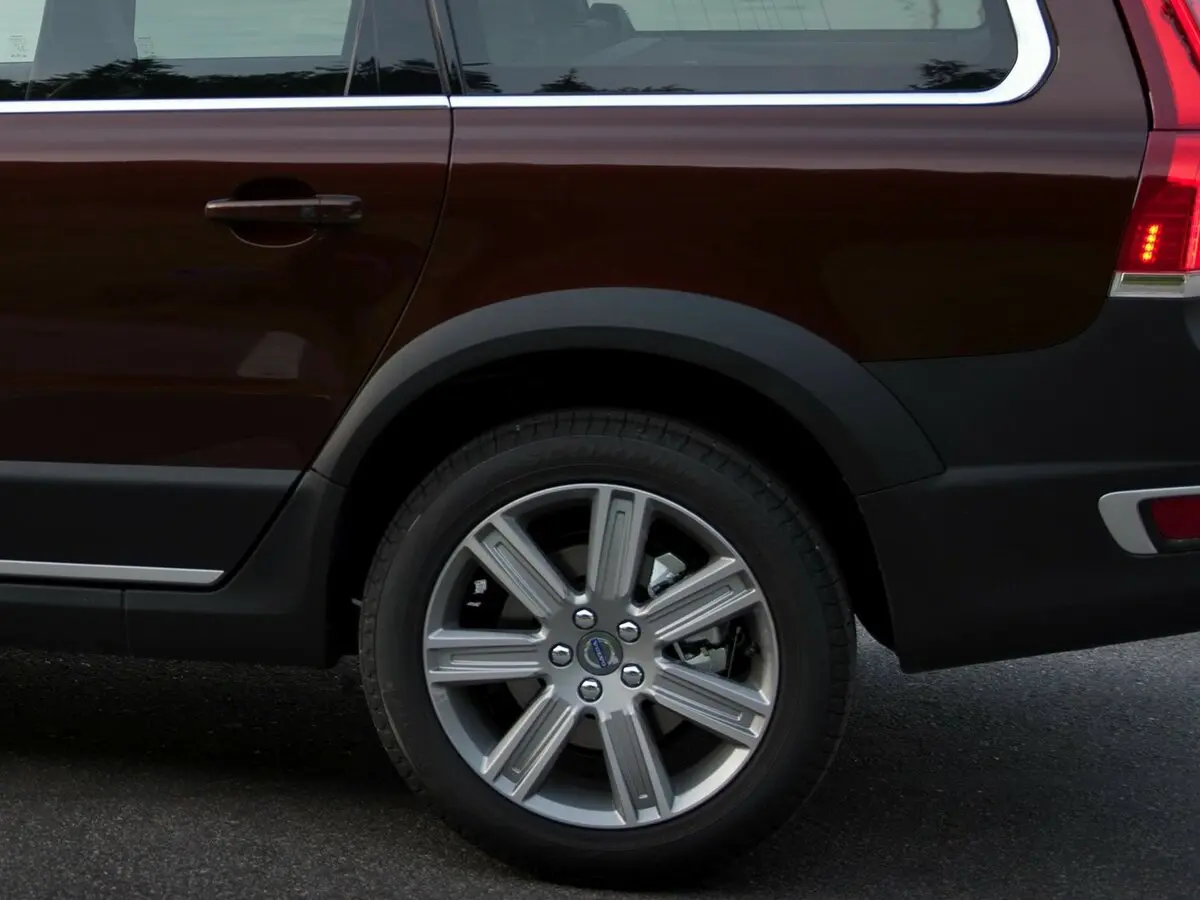 Volvo XC70 II Рестайлинг Универсал 5 дв. — photo 20