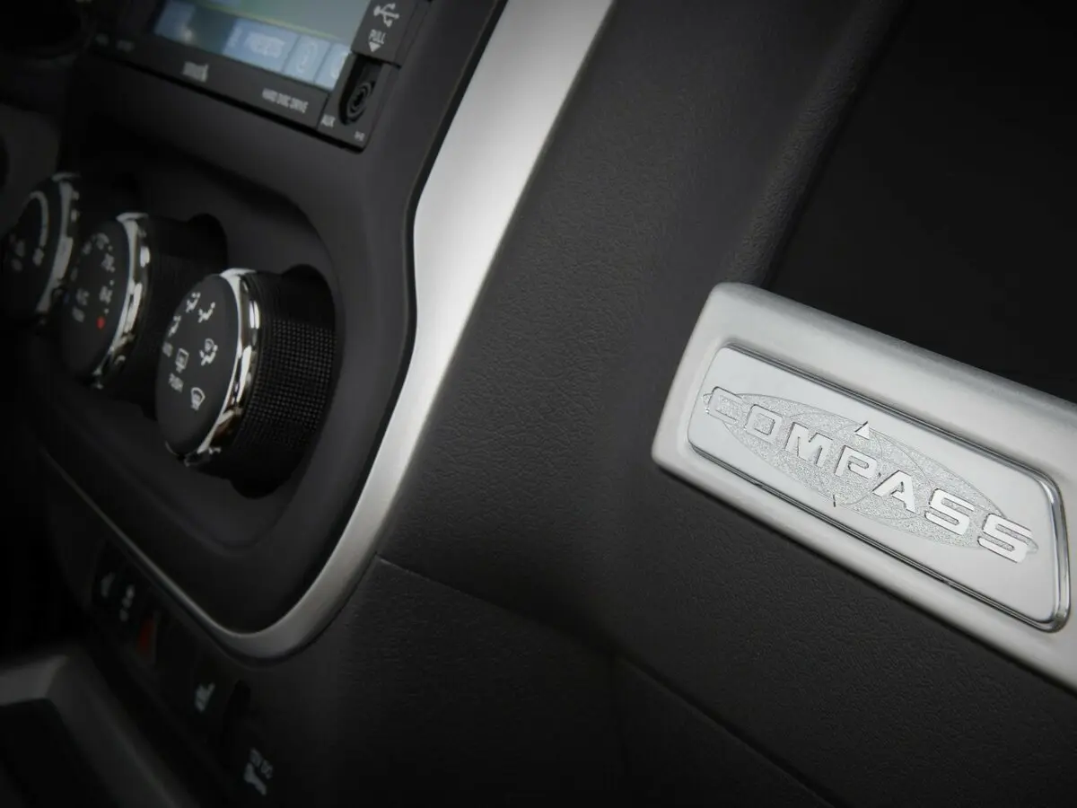 Jeep Compass I Рестайлинг 2 Внедорожник 5 дв. — сүрөт 14