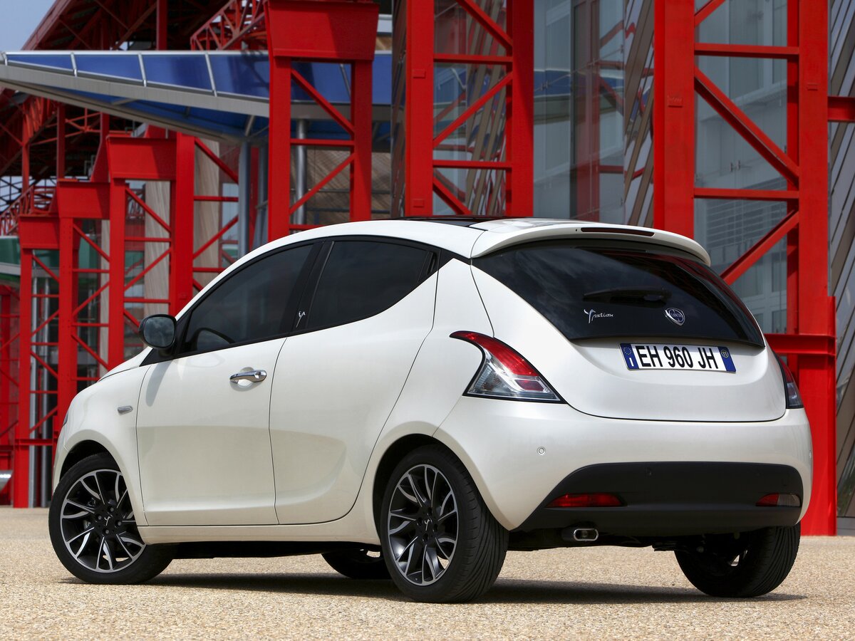 Lancia Ypsilon III (Type 846) Хэтчбек 5 дв. — фото 5